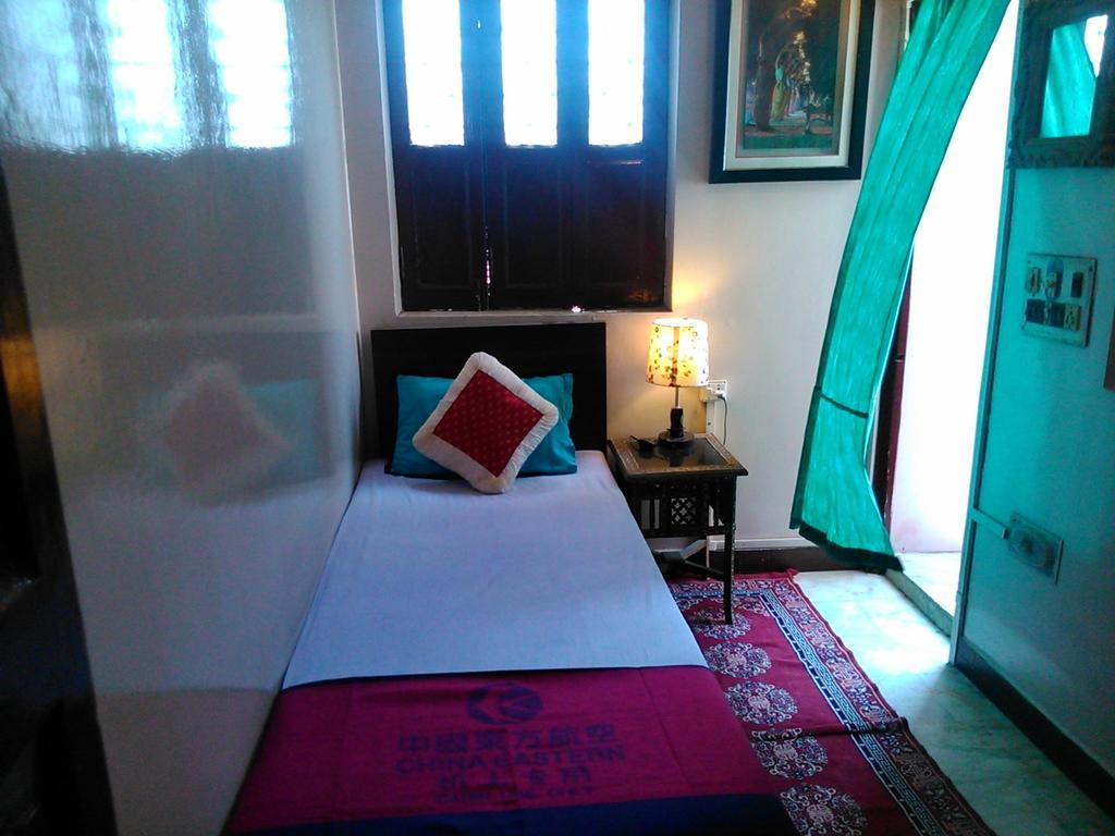 Shiva Guest House Varanasi Room photo